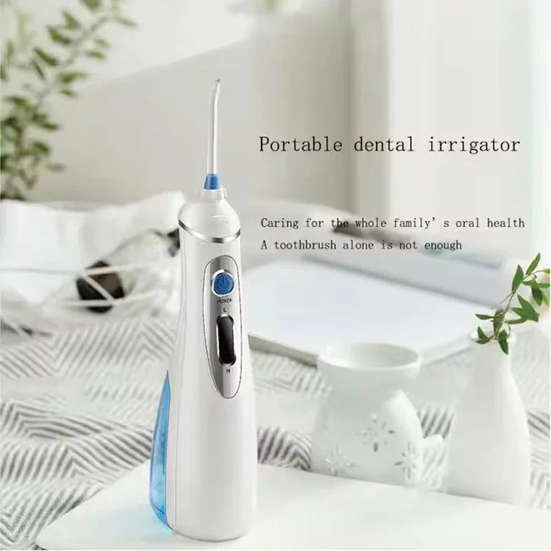 جهاز تنظيف الأسنان بالماء